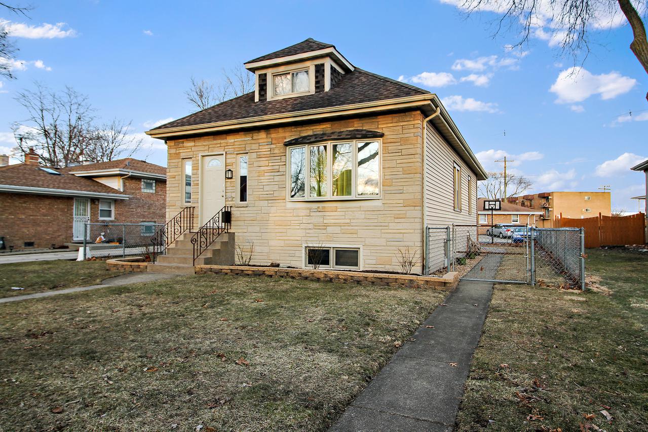 9407 Sproat Ave., Oak Lawn, IL 60453