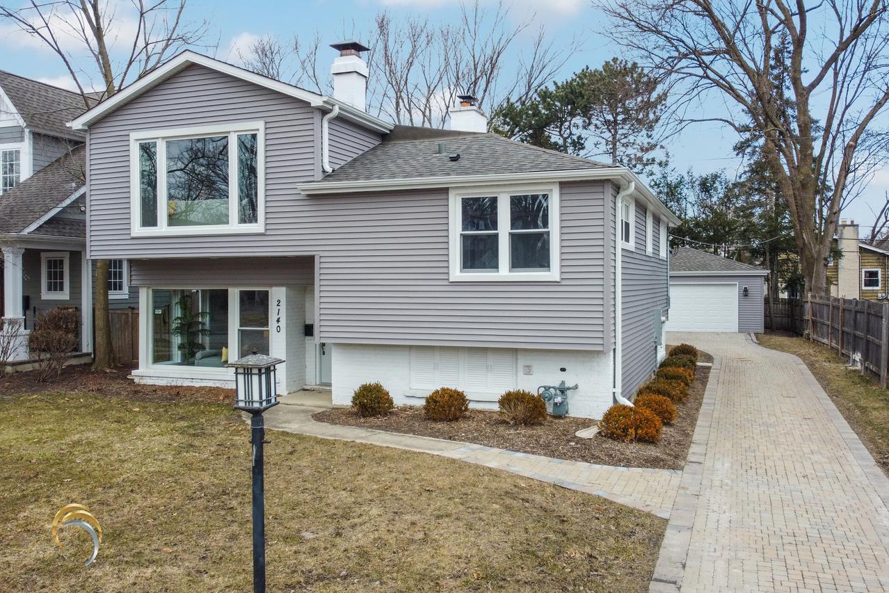 2140 Oak Ave., Northbrook, IL 60062