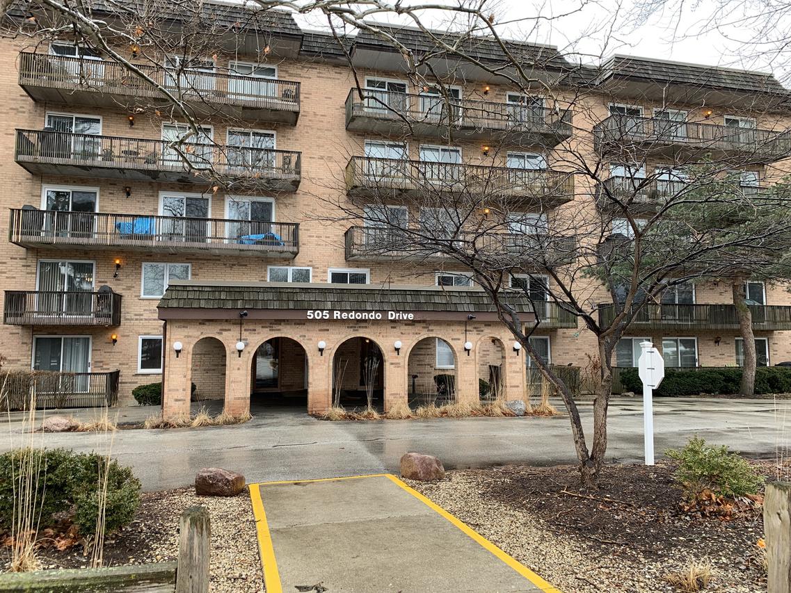 505 Redondo Dr. #411, Downers Grove, IL 60516