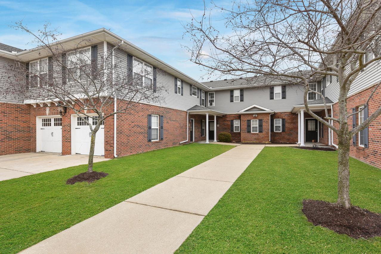 104 Yorkminster Ln. #4, Savoy, IL 61874