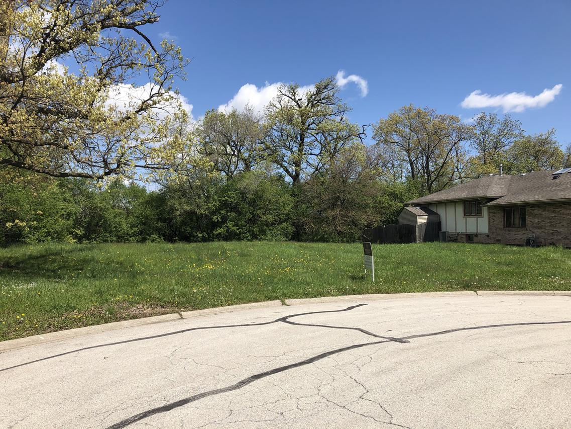 9030 Oak Ridge Dr., Justice, IL 60458
