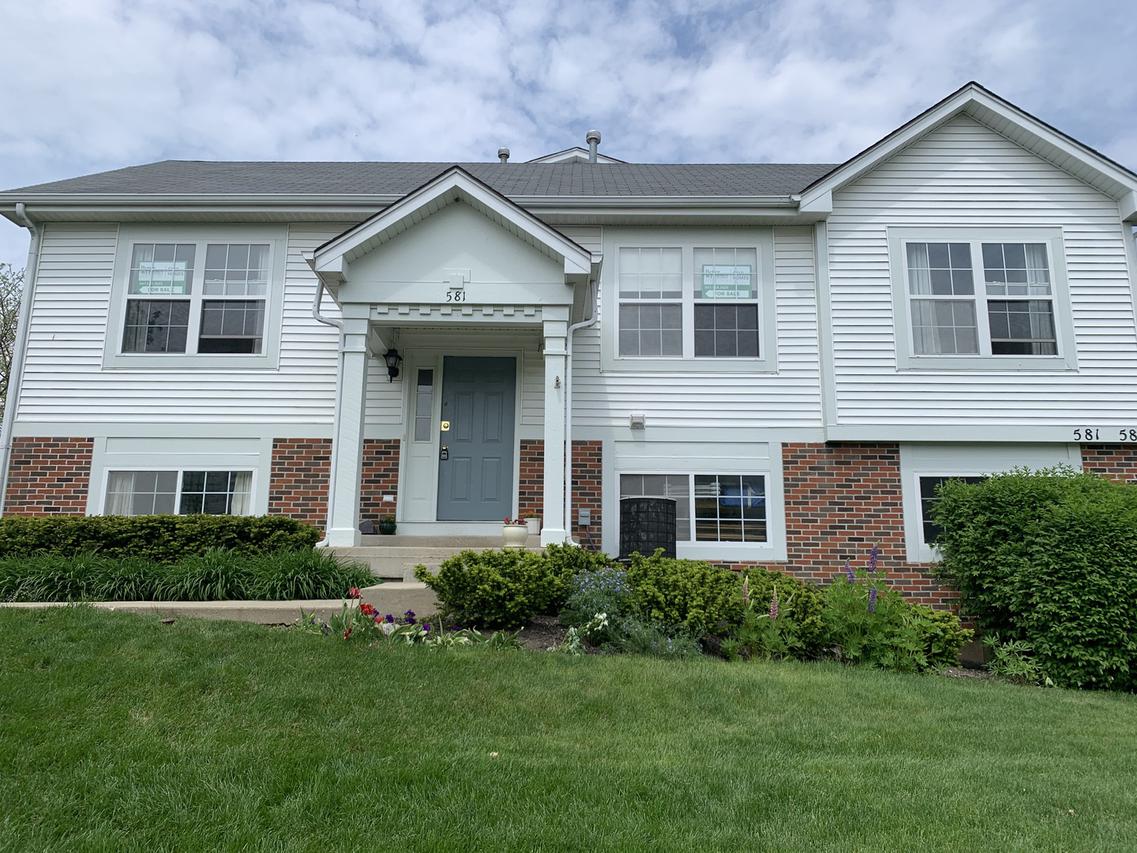 581 Holiday Ln., Hainesville, IL 60073