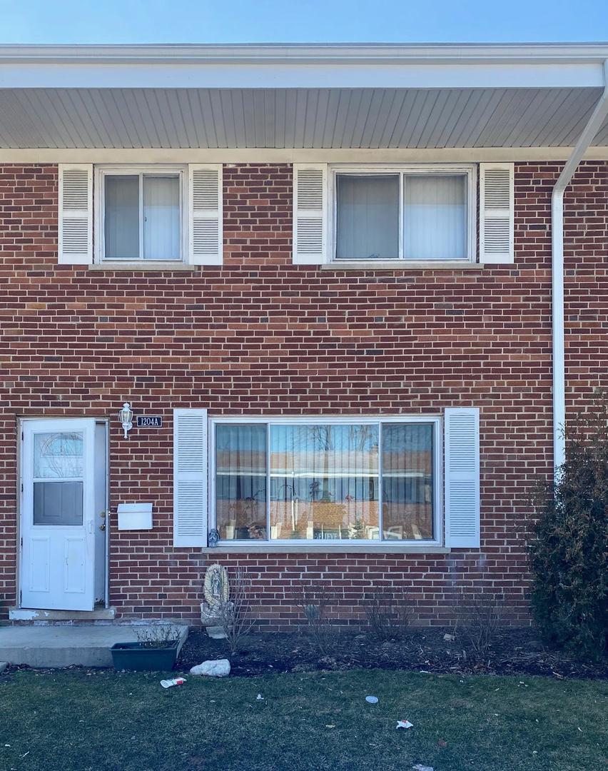 1204 N Boxwood Dr. #A, Mount Prospect, IL 60056