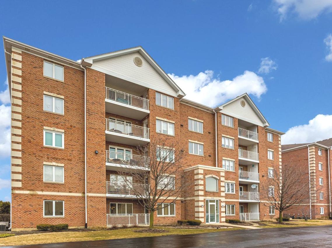 5520 W 115th St. #101, Oak Lawn, IL 60453