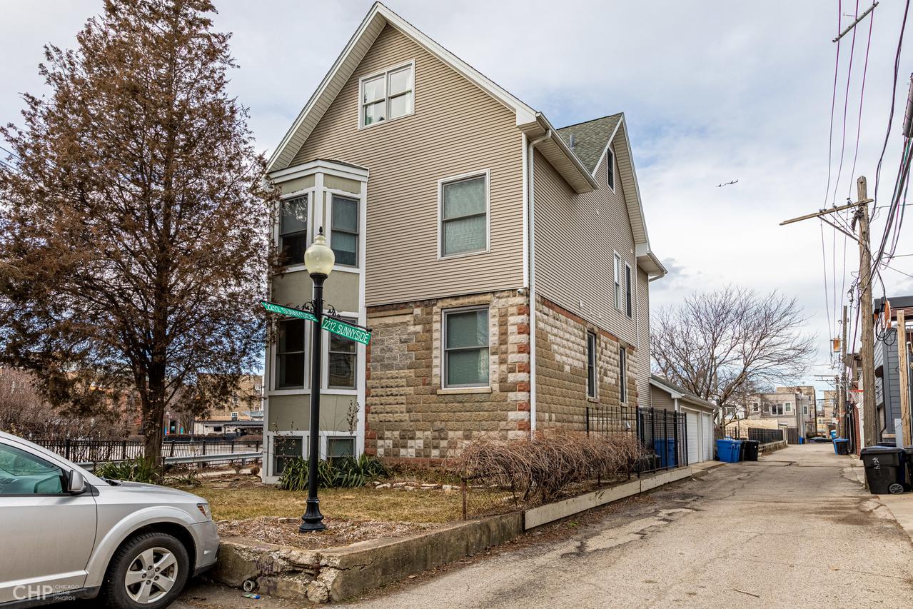2212 W Sunnyside Ave., Chicago, IL 60625