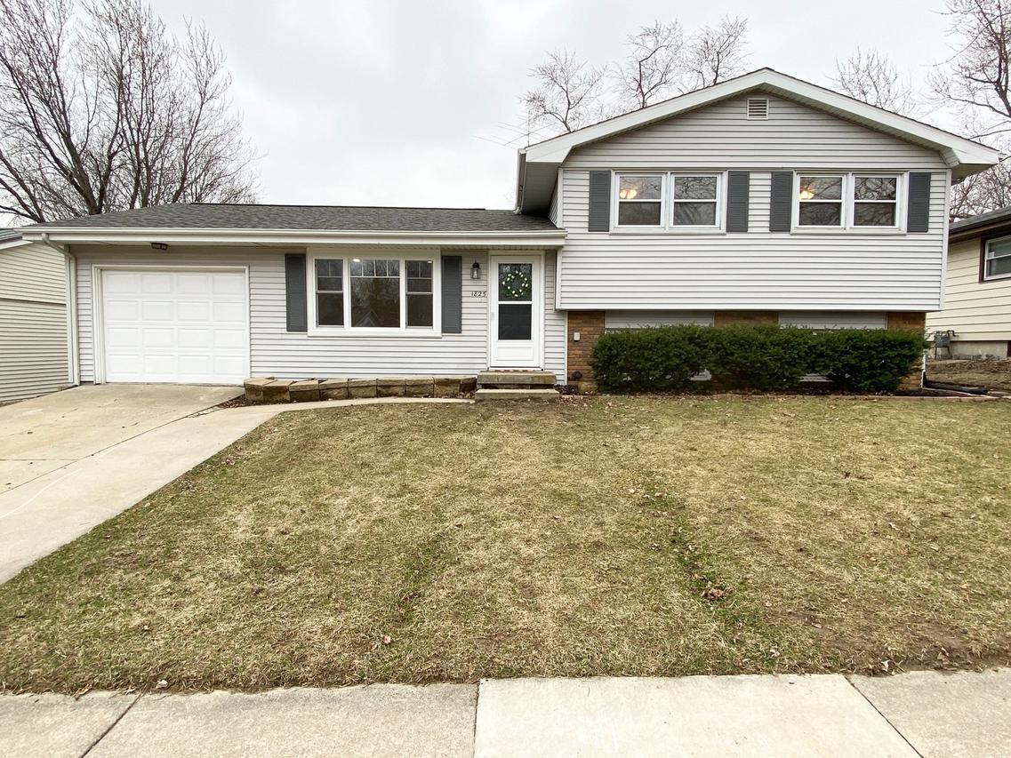 1825 Truman Dr., Normal, IL 61761