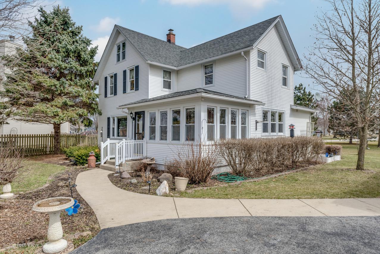 1100 Banbury Rd., North Aurora, IL 60542