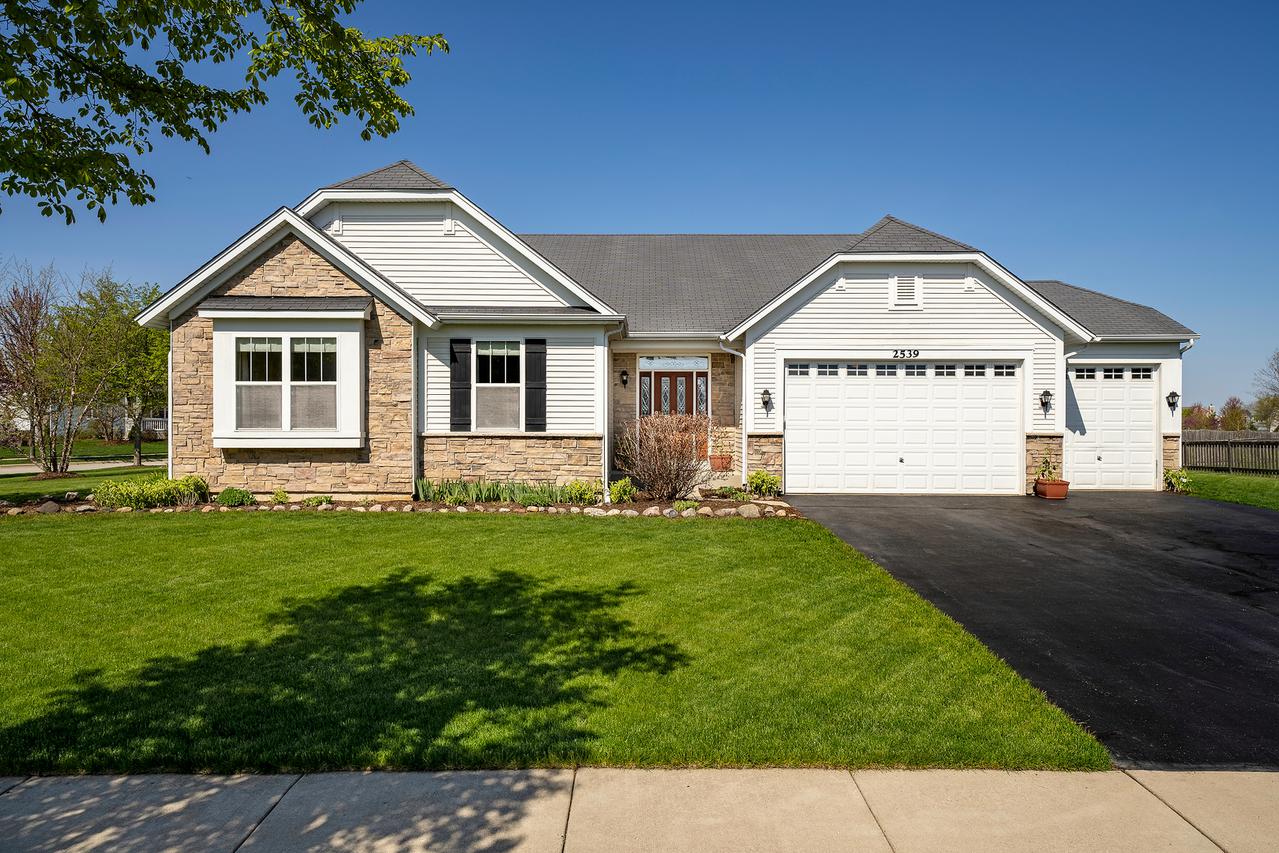 2539 Goldenrod Way, Wauconda, IL 60084