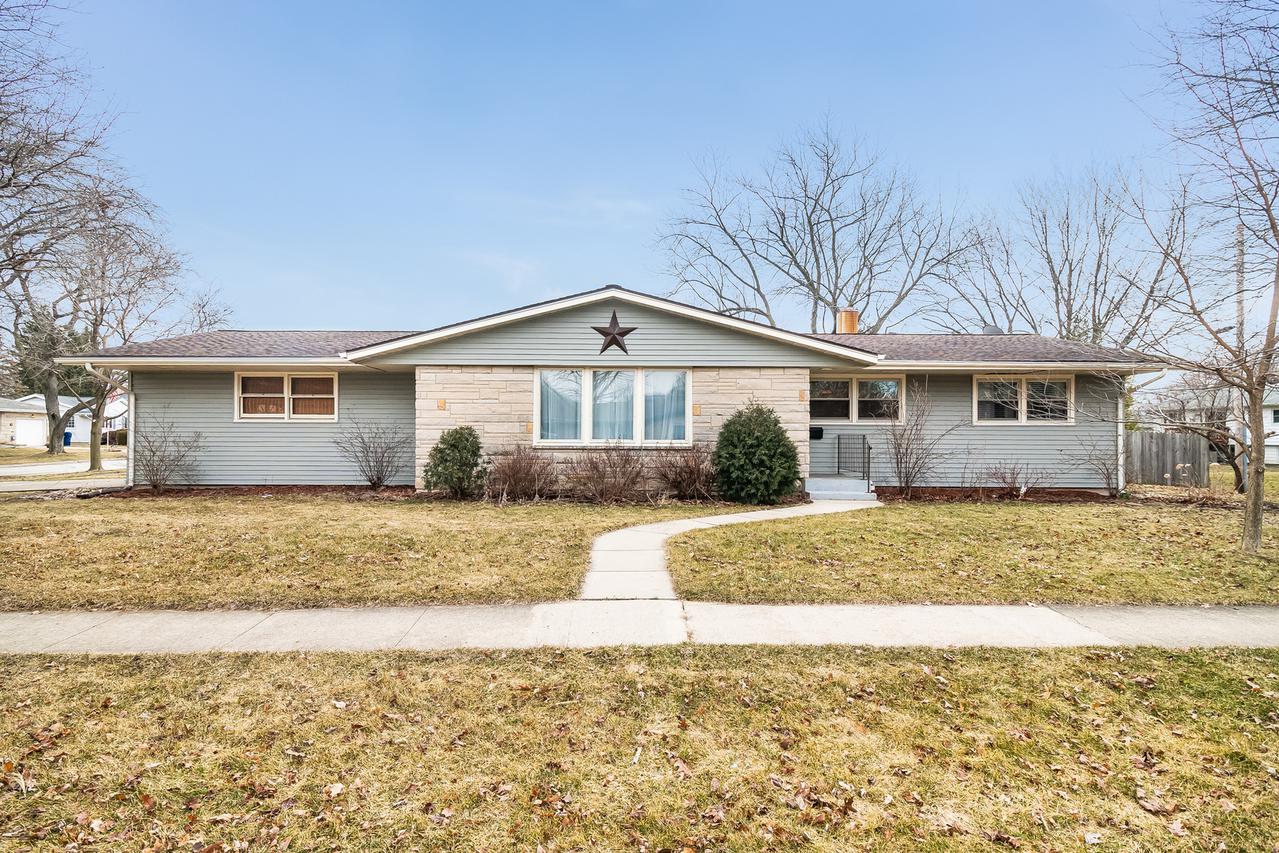 1024 S 1st St., Dekalb, IL 60115
