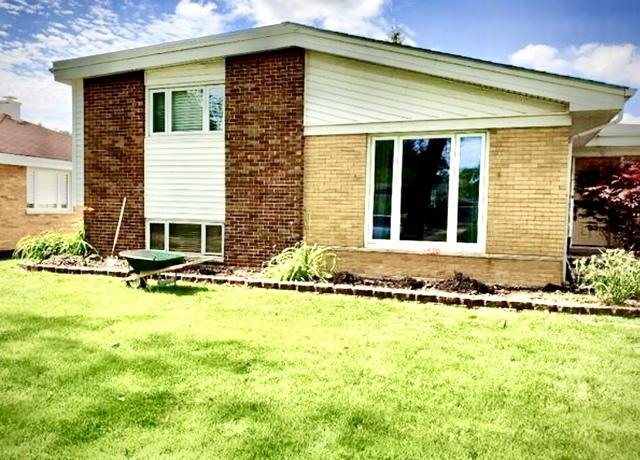 10838 Hastings St., Westchester, IL 60154