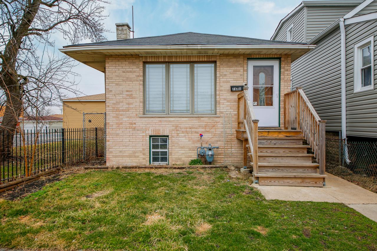 7640 W 64th St., Summit, IL 60501
