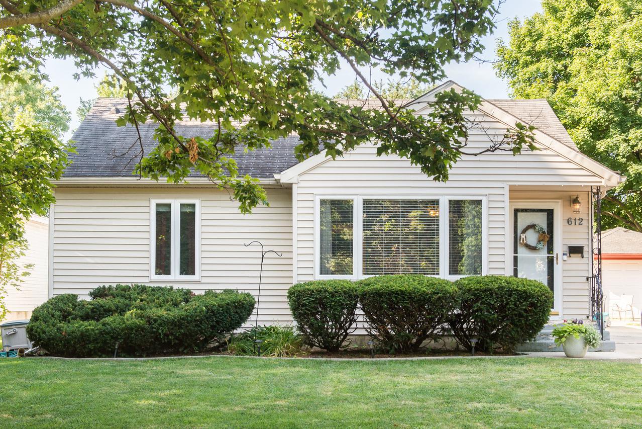 612 E Roosevelt St., Dekalb, IL 60115