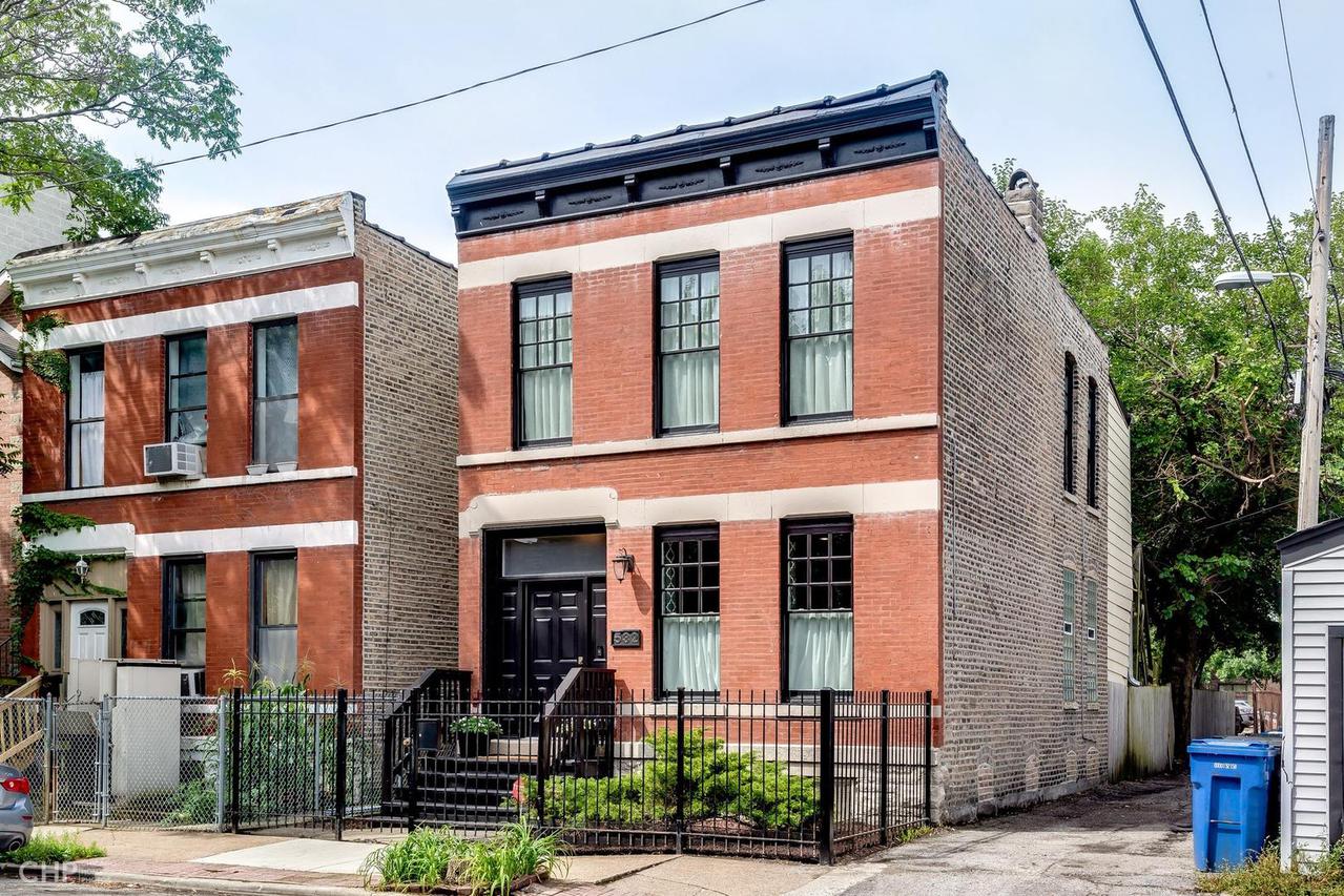 532 N Claremont Ave., Chicago, IL 60612