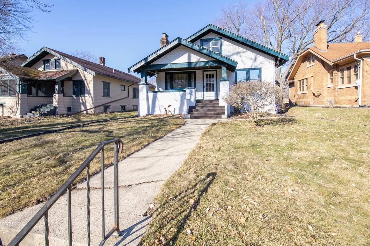 209 Shaw St., Rockford, IL 61104