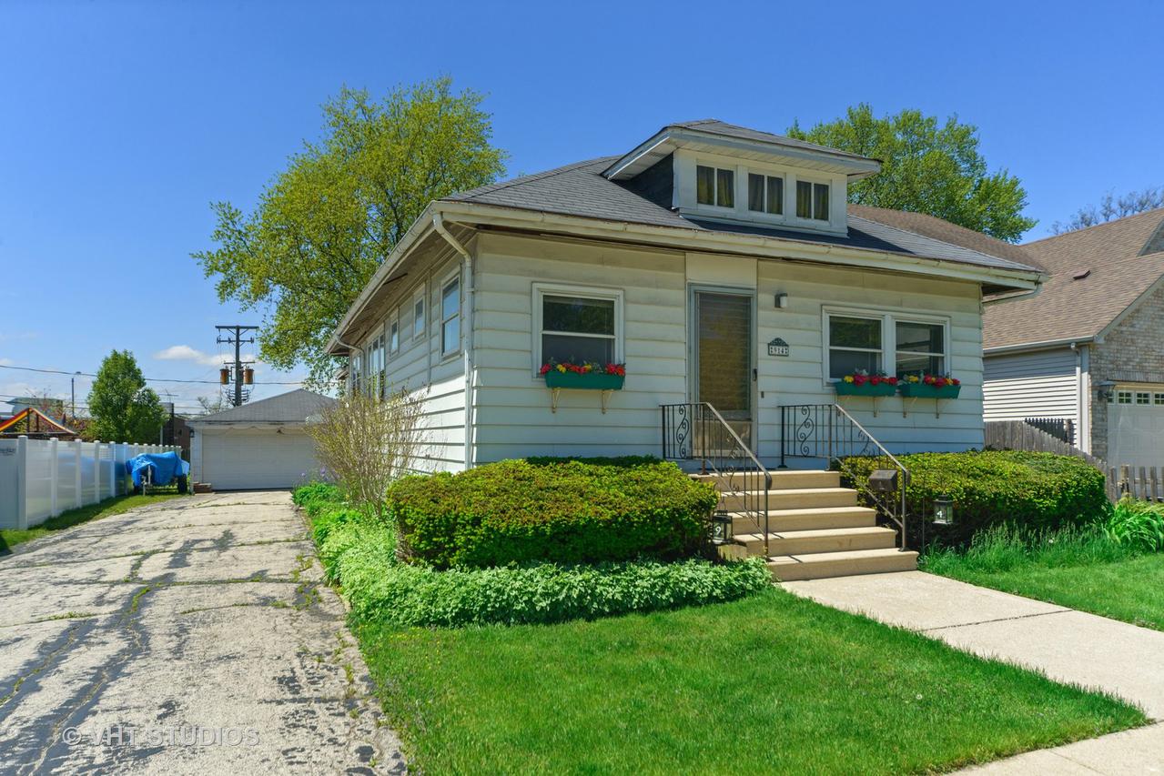 914 S Cambridge Ave., Elmhurst, IL 60126