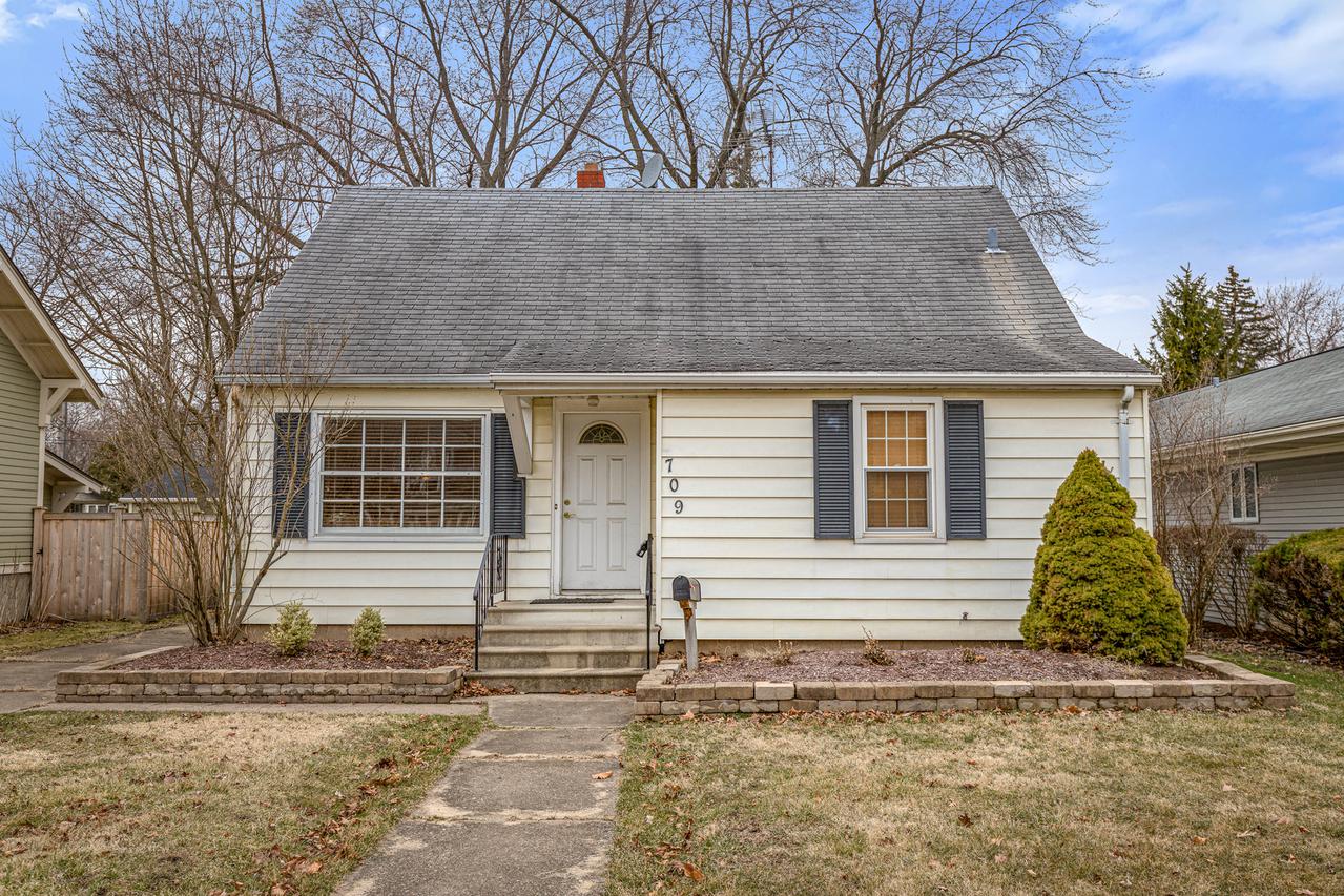709 S 7th St., St. Charles, IL 60174