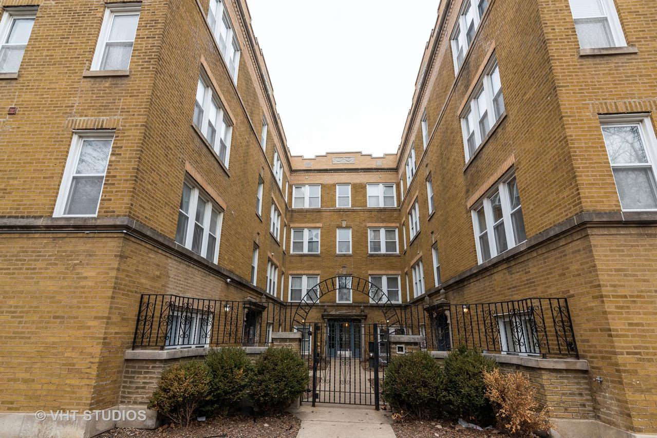 1434 W Roscoe St. #2, Chicago, IL 60657