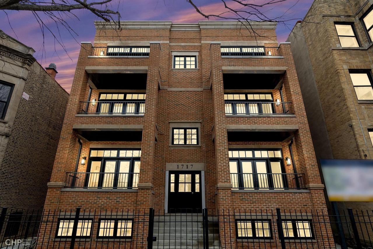 1717 N Humboldt Blvd. #2N, Chicago, IL 60647