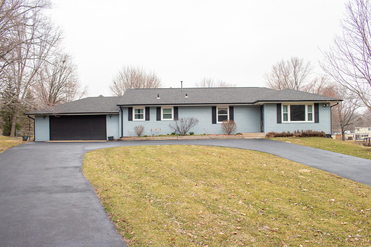 8638 Trudy Rd., Rockford, IL 61108