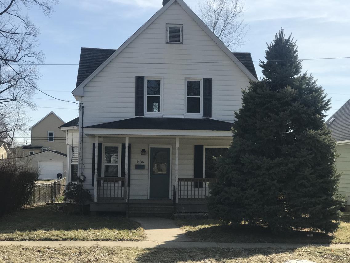 1436 Clark St., Dekalb, IL 60115