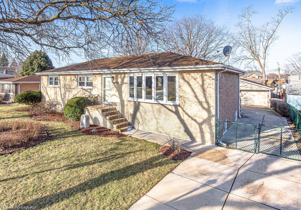 10362 S 81st Ave., Palos Hills, IL 60465
