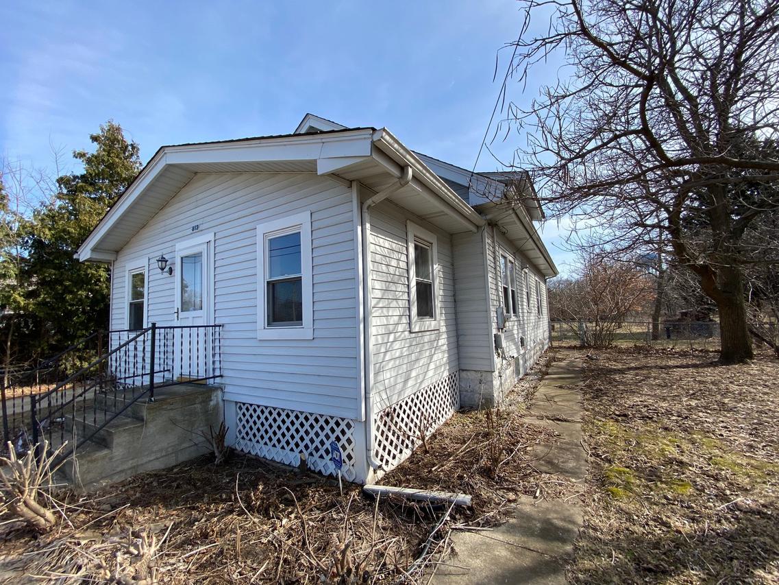 813 E Harlem Rd., Machesney Park, IL 61115