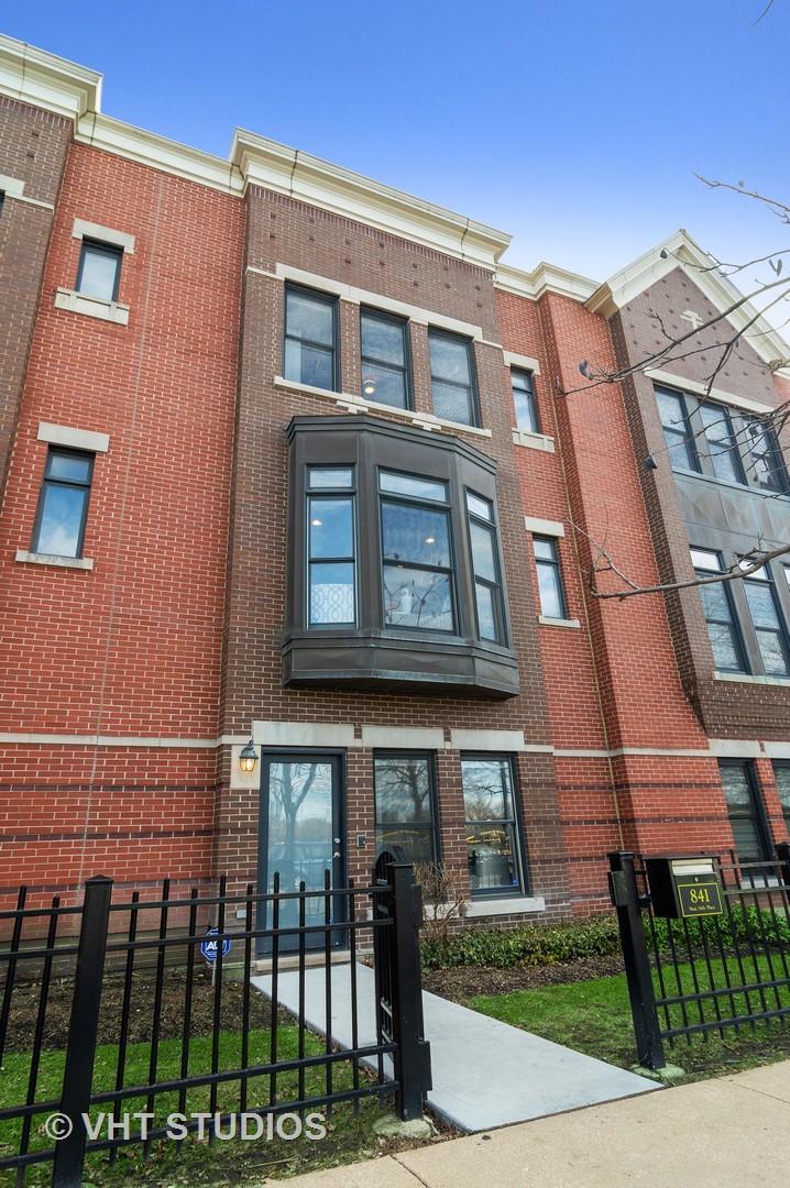 841 W 14th Pl., Chicago, IL 60608