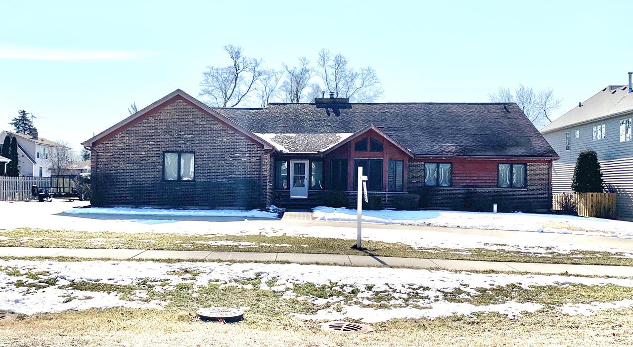 413 56th St., Clarendon Hills, IL 60514