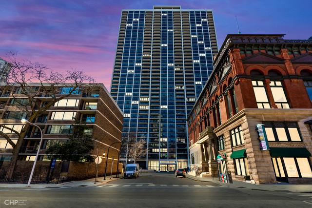 1560 N Sandburg Ter. #1212J, Chicago, IL 60610