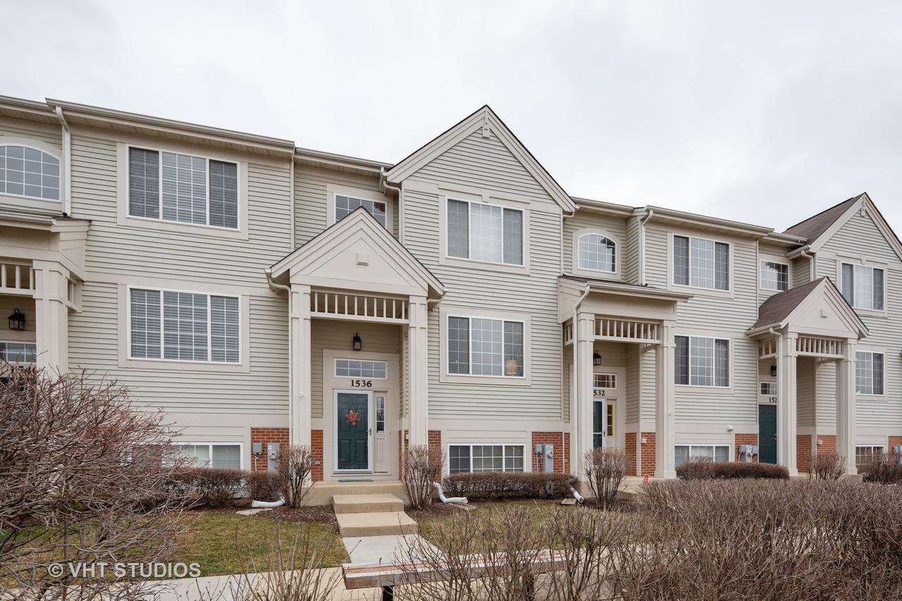 1536 New Haven Dr., Cary, IL 60013