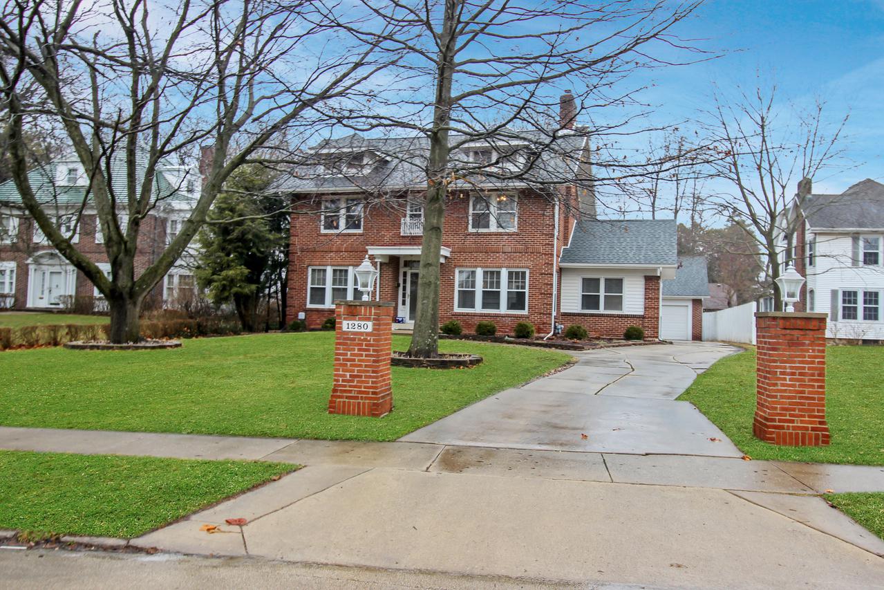 1280 W Stephenson St., Freeport, IL 61032
