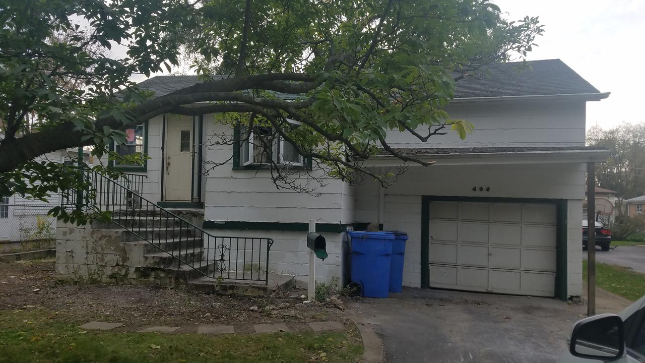 404 N Iowa Ave., Villa Park, IL 60181