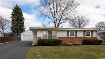 3802 Bluebird Ln., Rolling Meadows, IL 60008