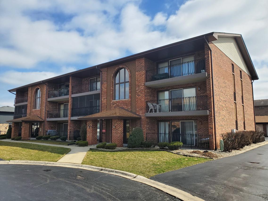 8207 Millstone Dr. #3B, Palos Hills, IL 60465