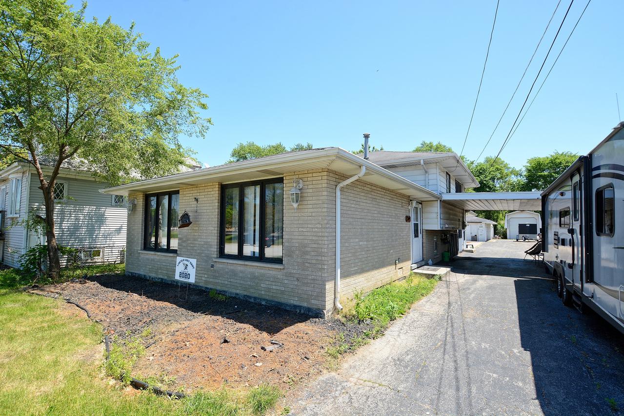 15645 S Waverly Ave., Oak Forest, IL 60452