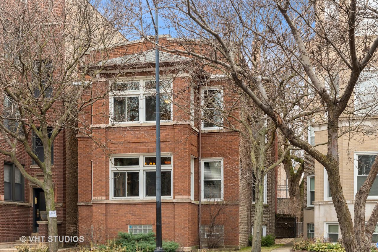 4232 N Ashland Ave., Chicago, IL 60613