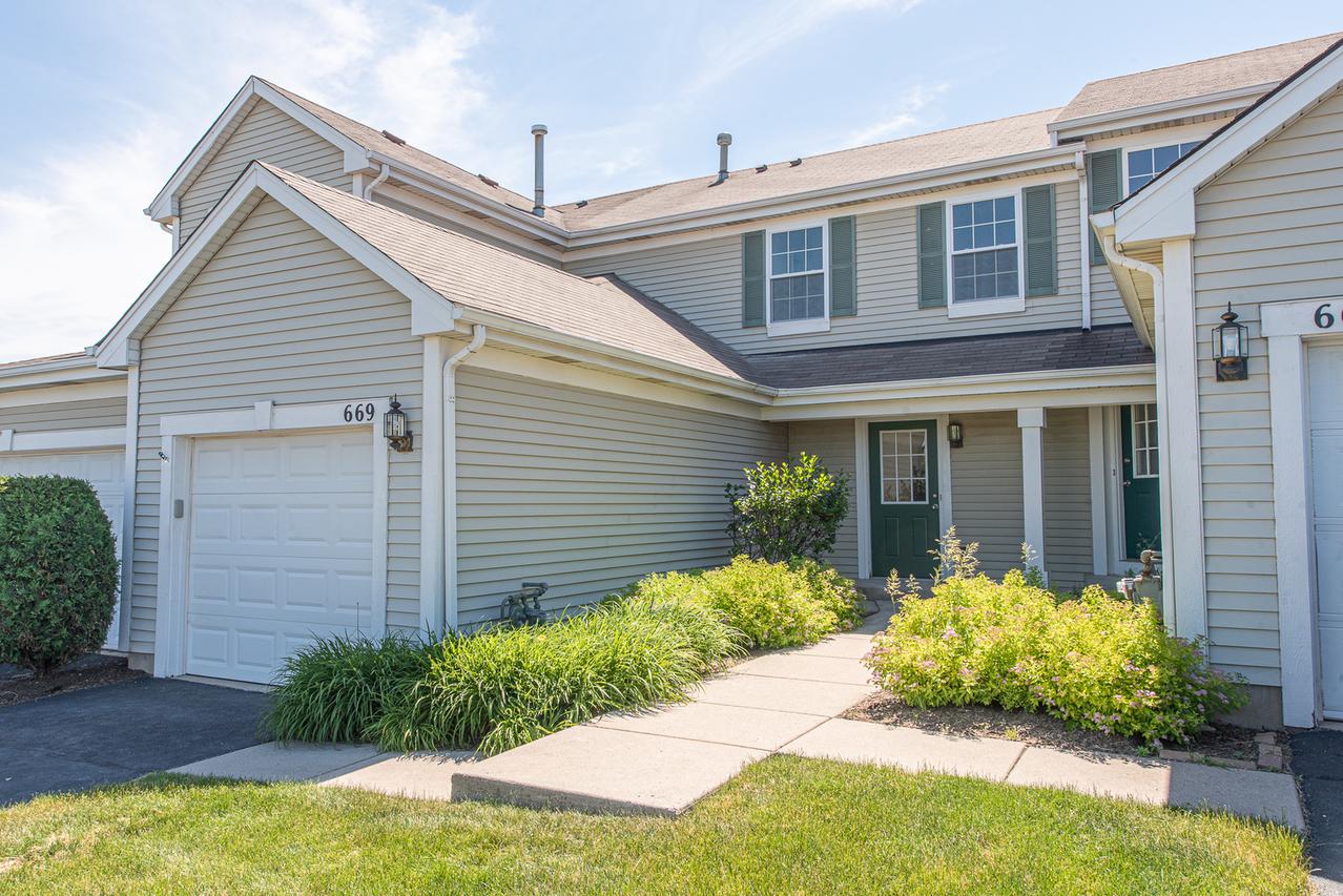 669 Chestnut Ridge, Minooka, IL 60447