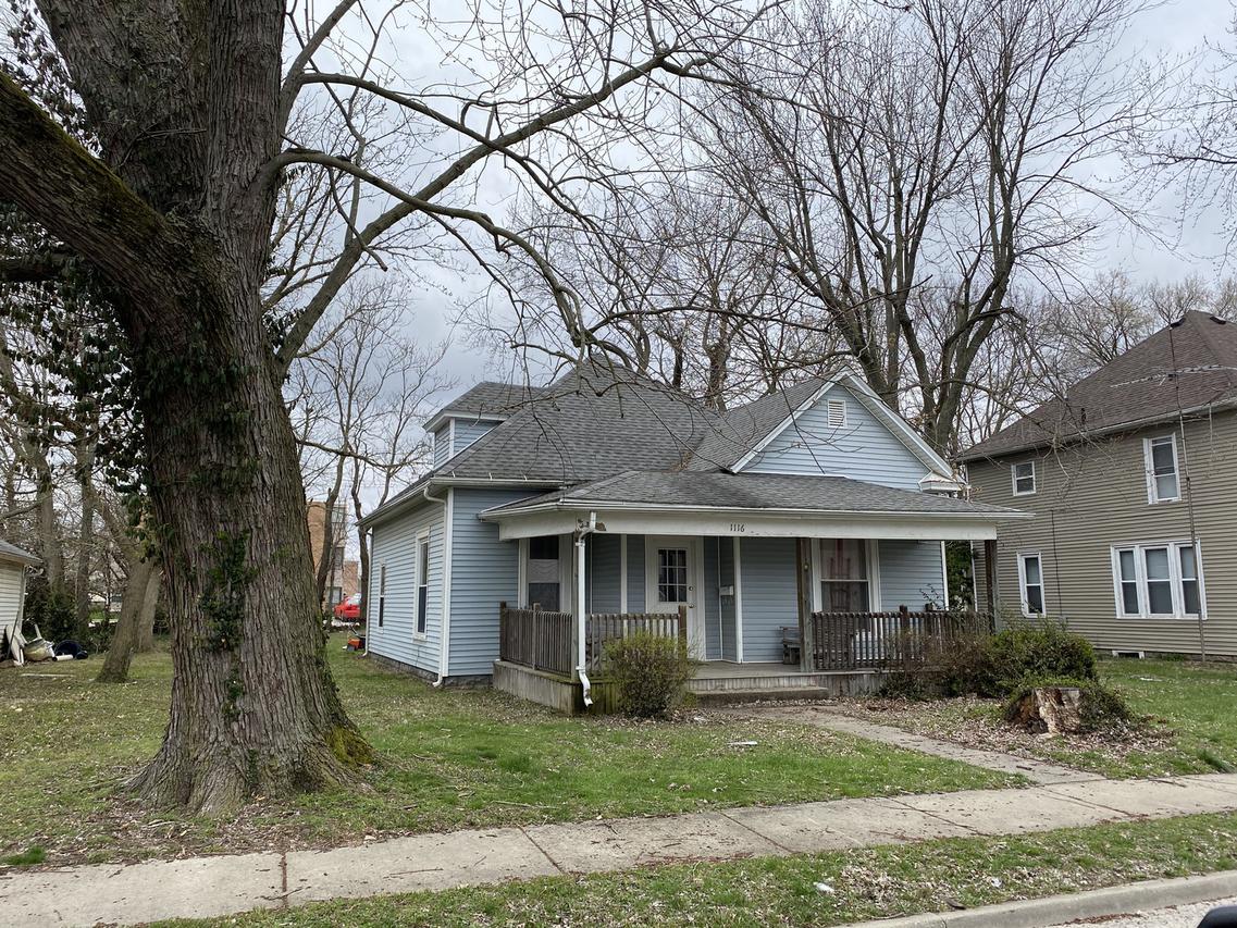 1116 3rd St., Charleston, IL 61920