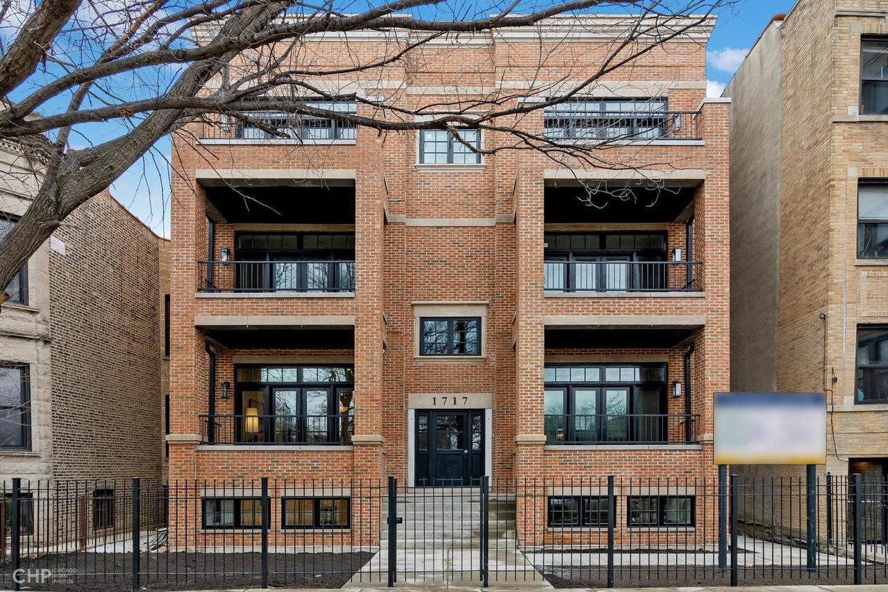1717 N Humboldt Blvd. #1S, Chicago, IL 60647