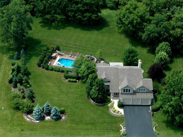 21 Seneca Ave., Hawthorn Woods, IL 60047