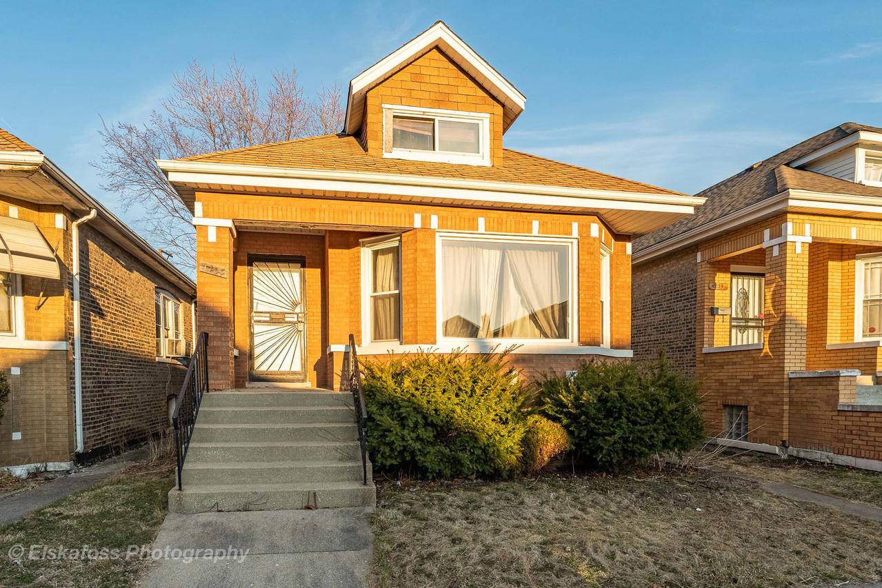 7235 S Washtenaw Ave., Chicago, IL 60629