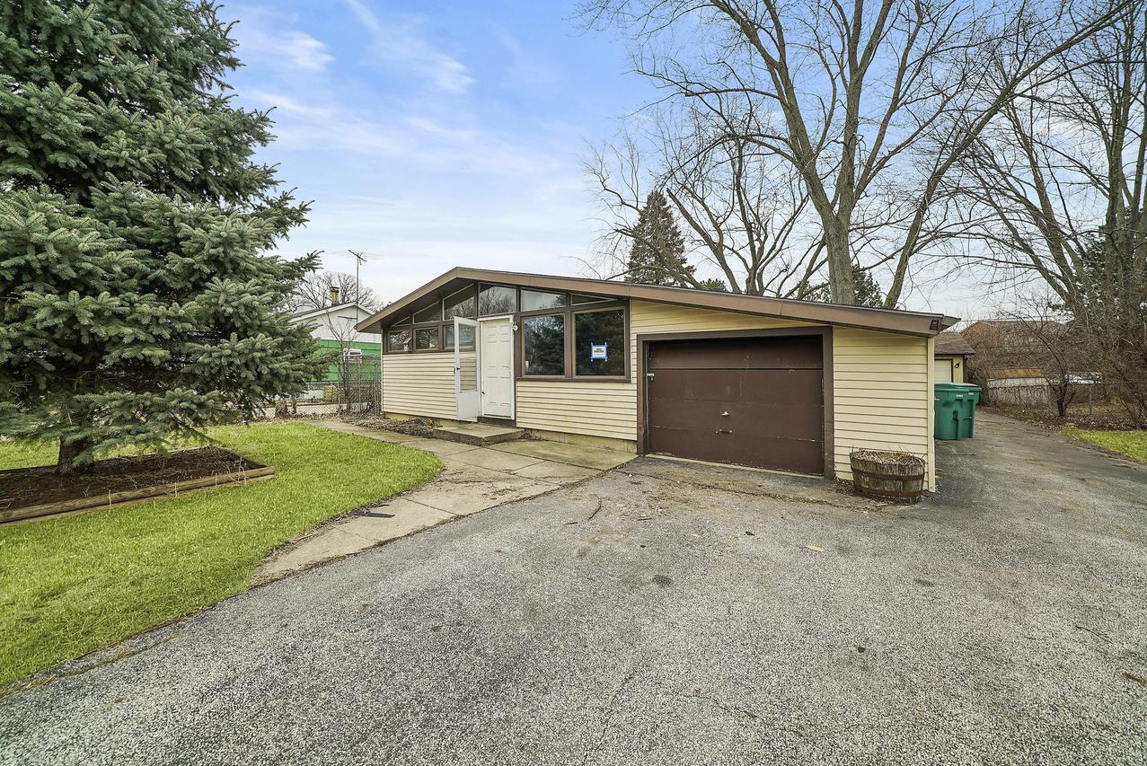 18777 W Old Plank Rd., Grayslake, IL 60030