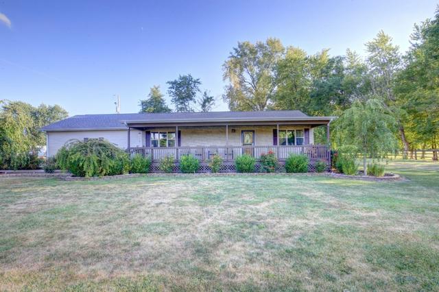 181 Western Ave., Hume, IL 61932