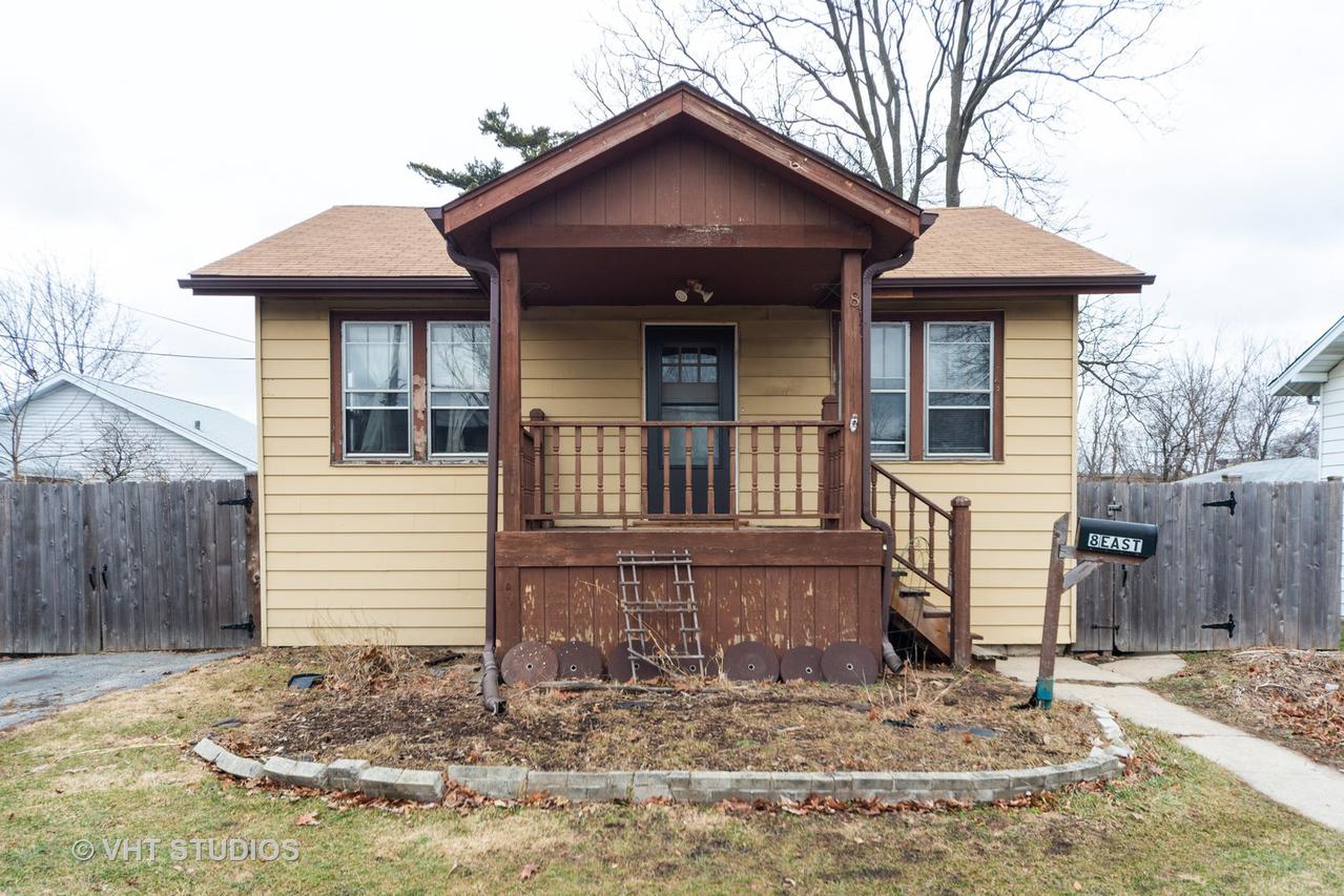 8 E Kenilworth Ave., Villa Park, IL 60181