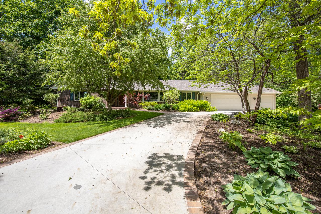 2554 Tanglewood Ln., Rockford, IL 61114