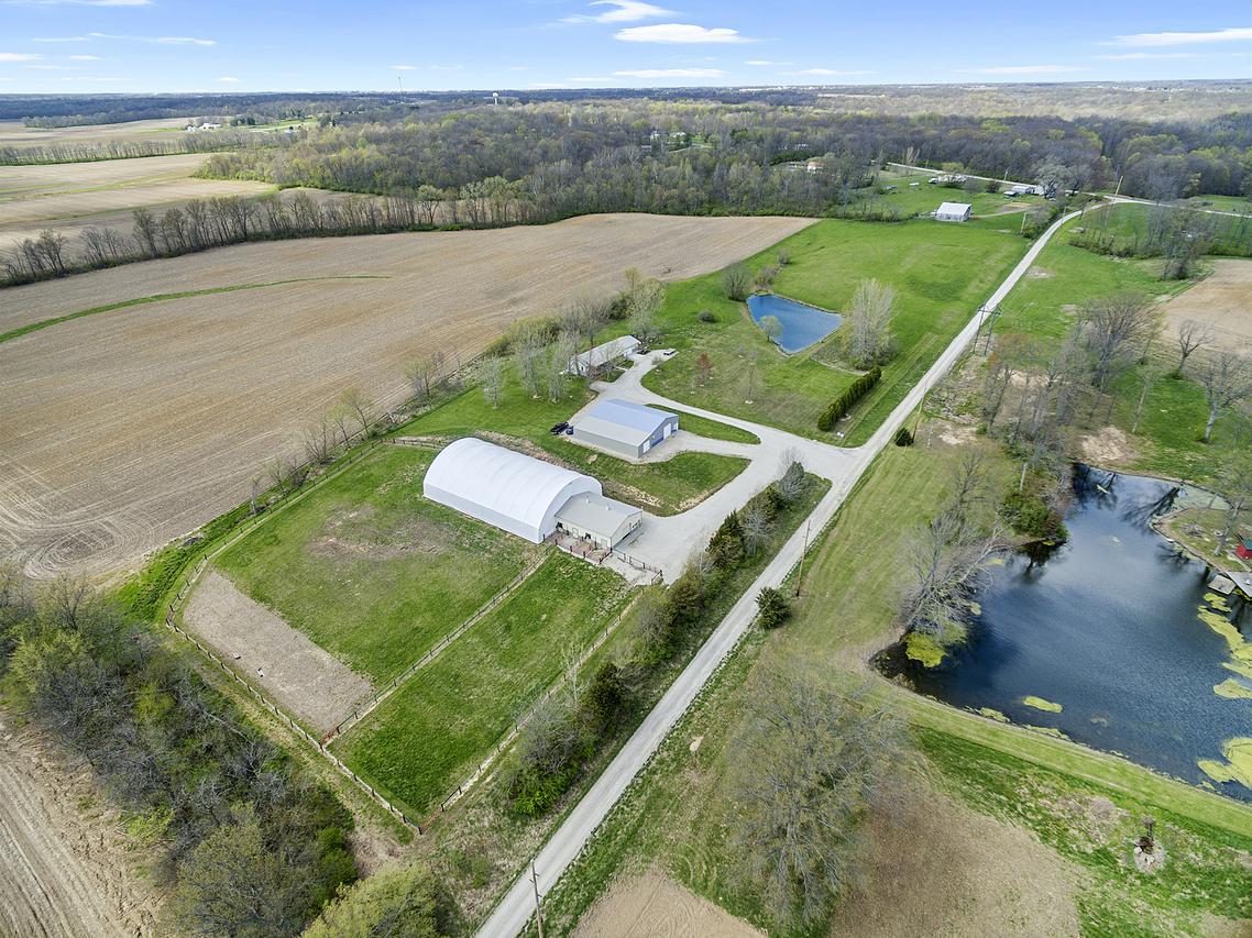 4223 N 1625th St., Paris, IL 61944