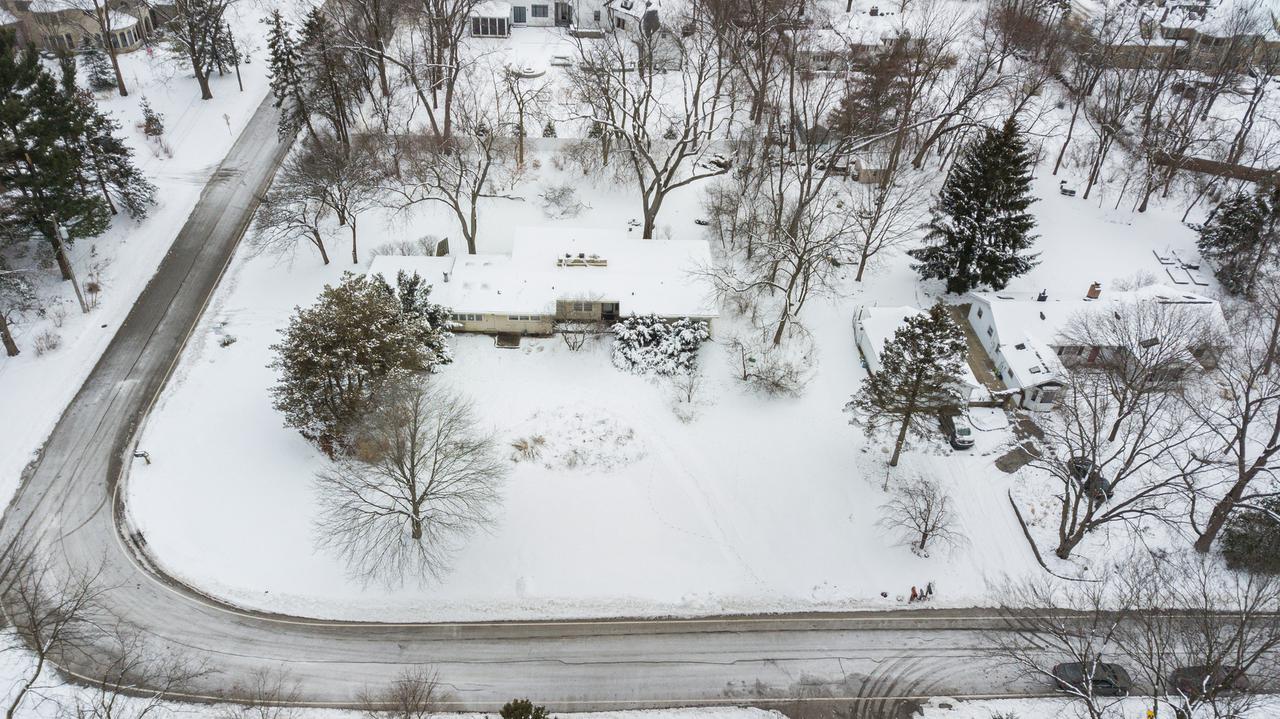 7S560 Green Acres Dr., Naperville, IL 60540