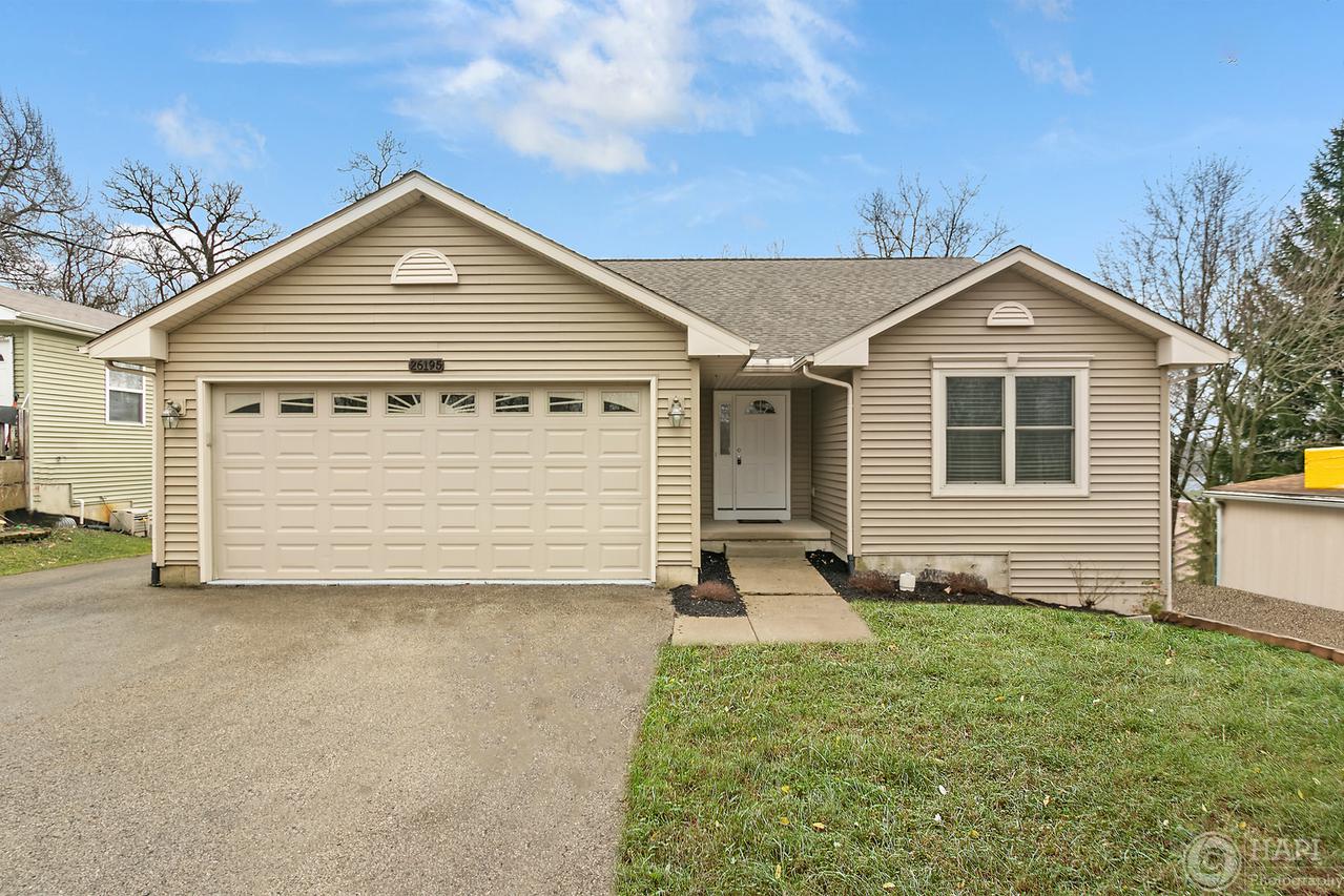 26195 W Wooster Lake Ave., Ingleside, IL 60041