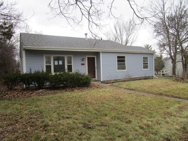 472 W Woodworth Pl., Roselle, IL 60172