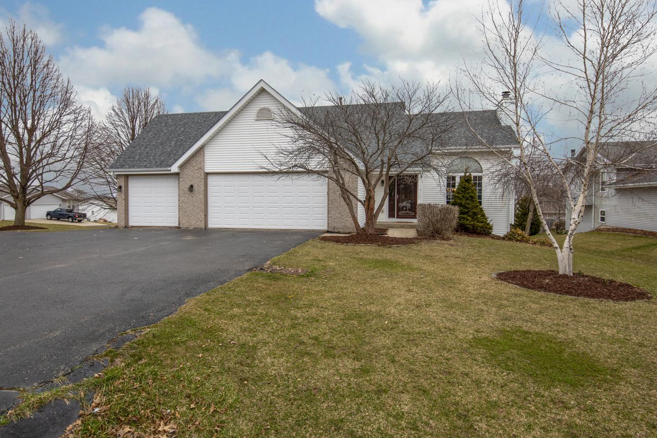 10317 Pinesap Pl., Roscoe, IL 61073